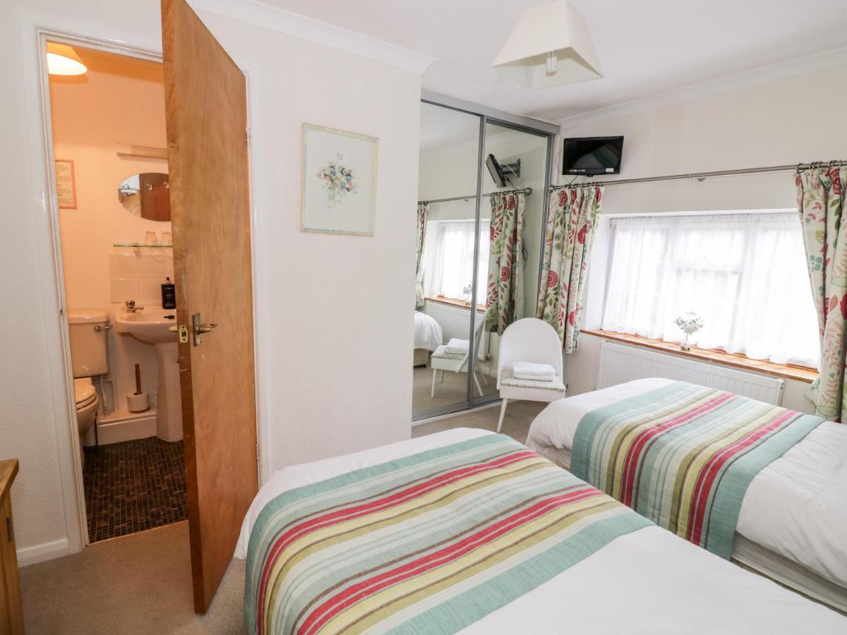 The Malins Apartment Moreton-in-Marsh Exterior photo
